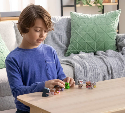 Minecraft Mini Mode Overworld Battle Pack With 7 Mini Action Figures Inspired By The Movie