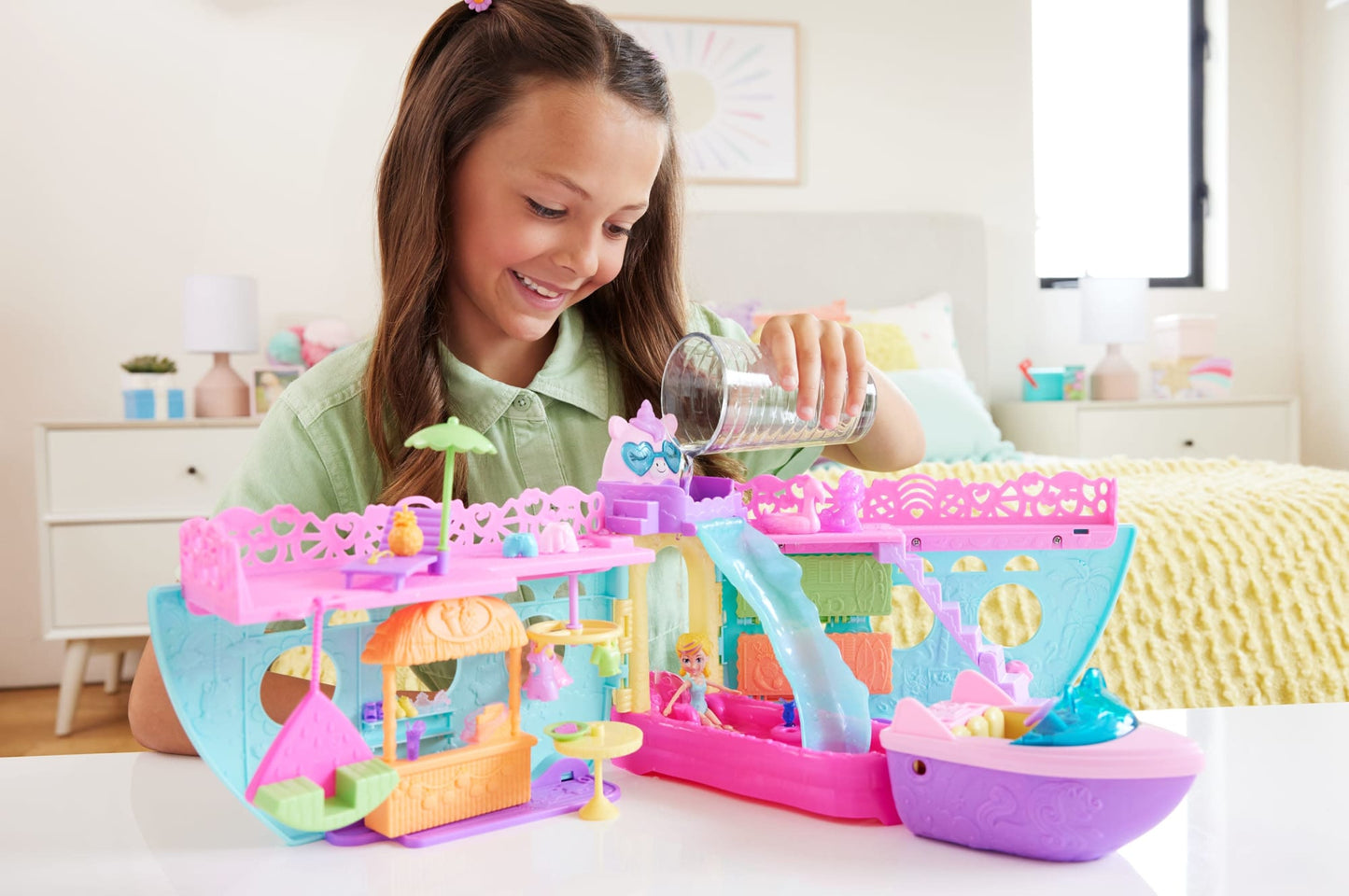 Polly Pocket Unicorn Dream Cruise Playset, Portable Boat With 1 Doll, Water Play And Color Change Accessories, 23 Total Pieces