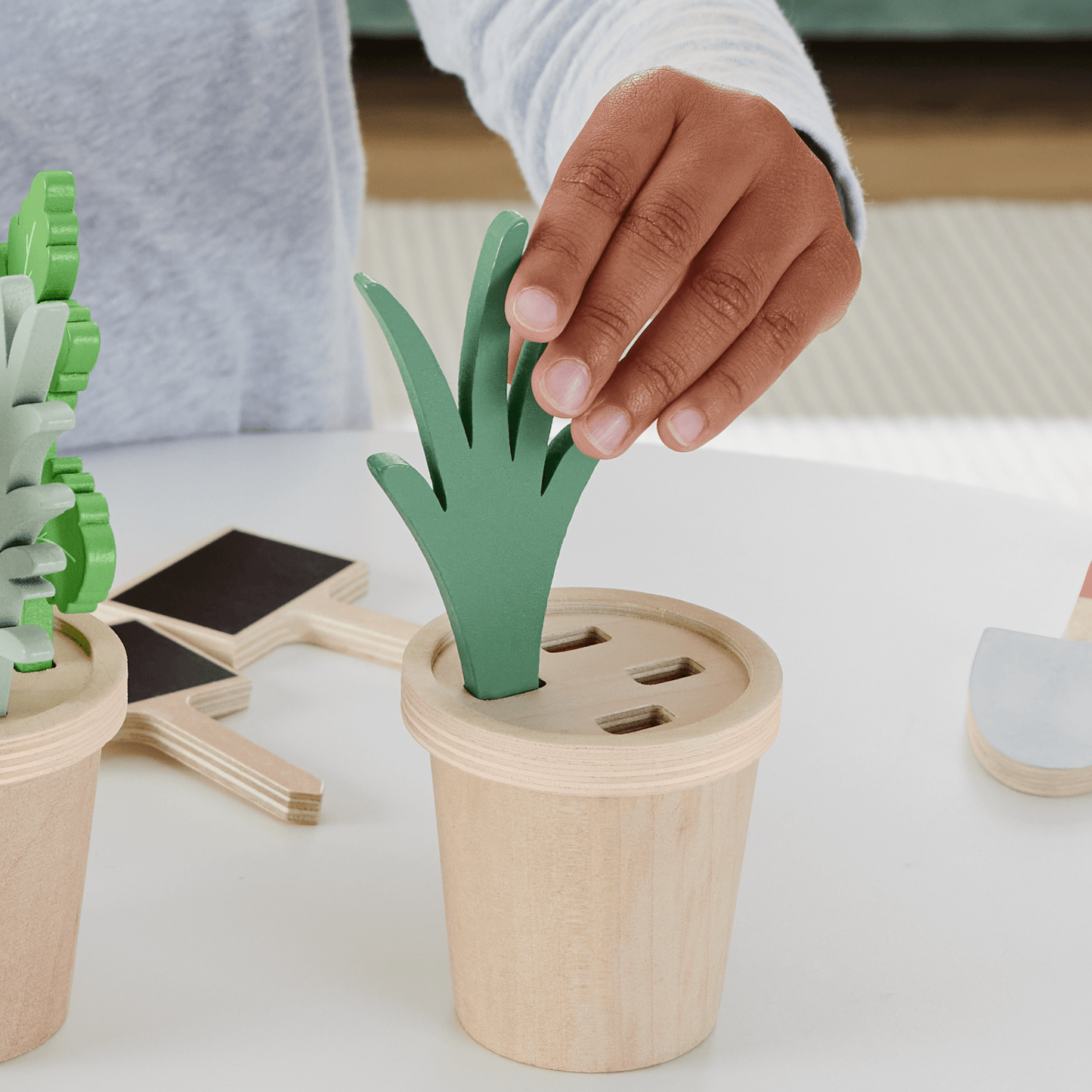 Fisher-Price  Coffret Plantes en Bois, Avec Outils, 12Éléments