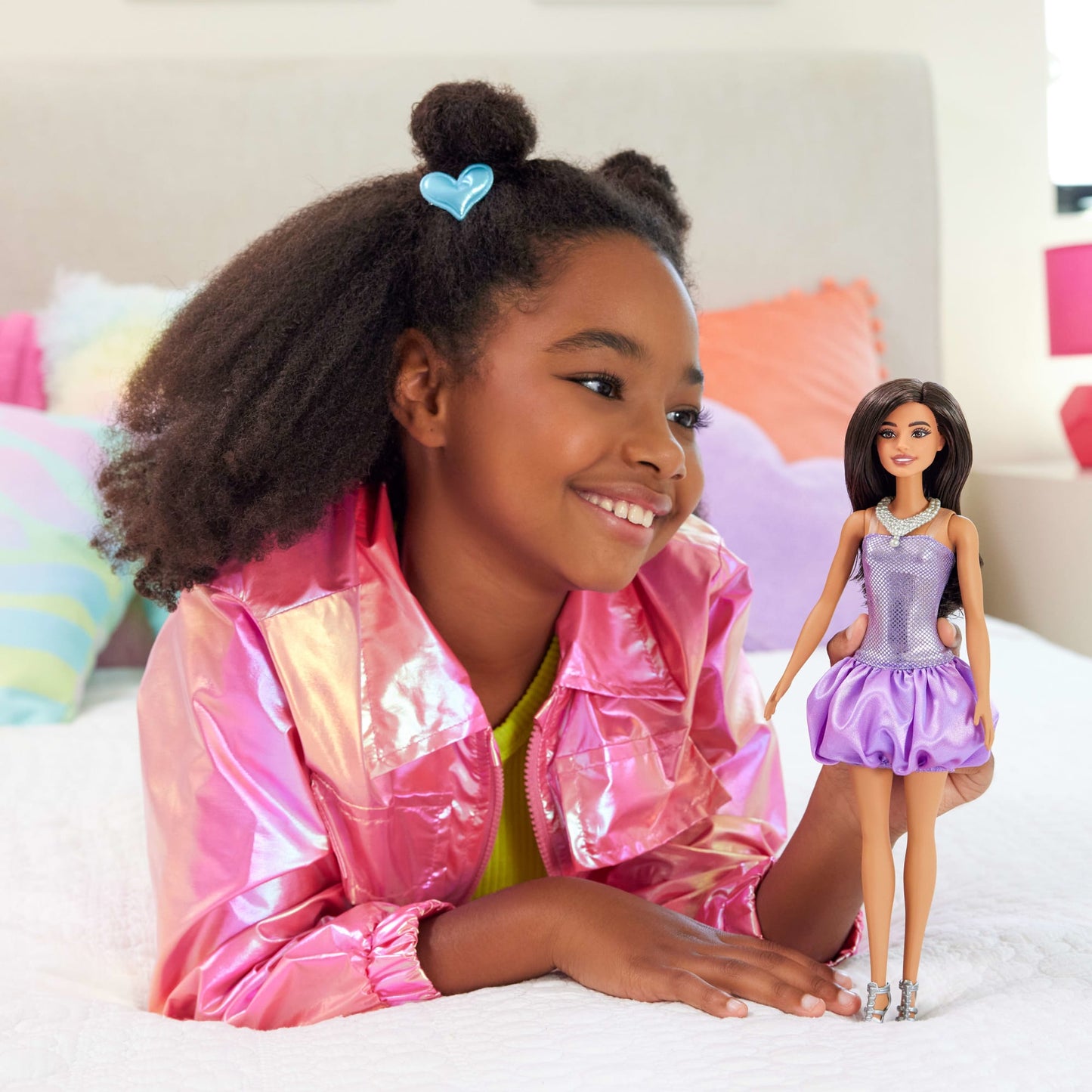 Barbie Fashionista Muñeca Vestido Morado y Collar
