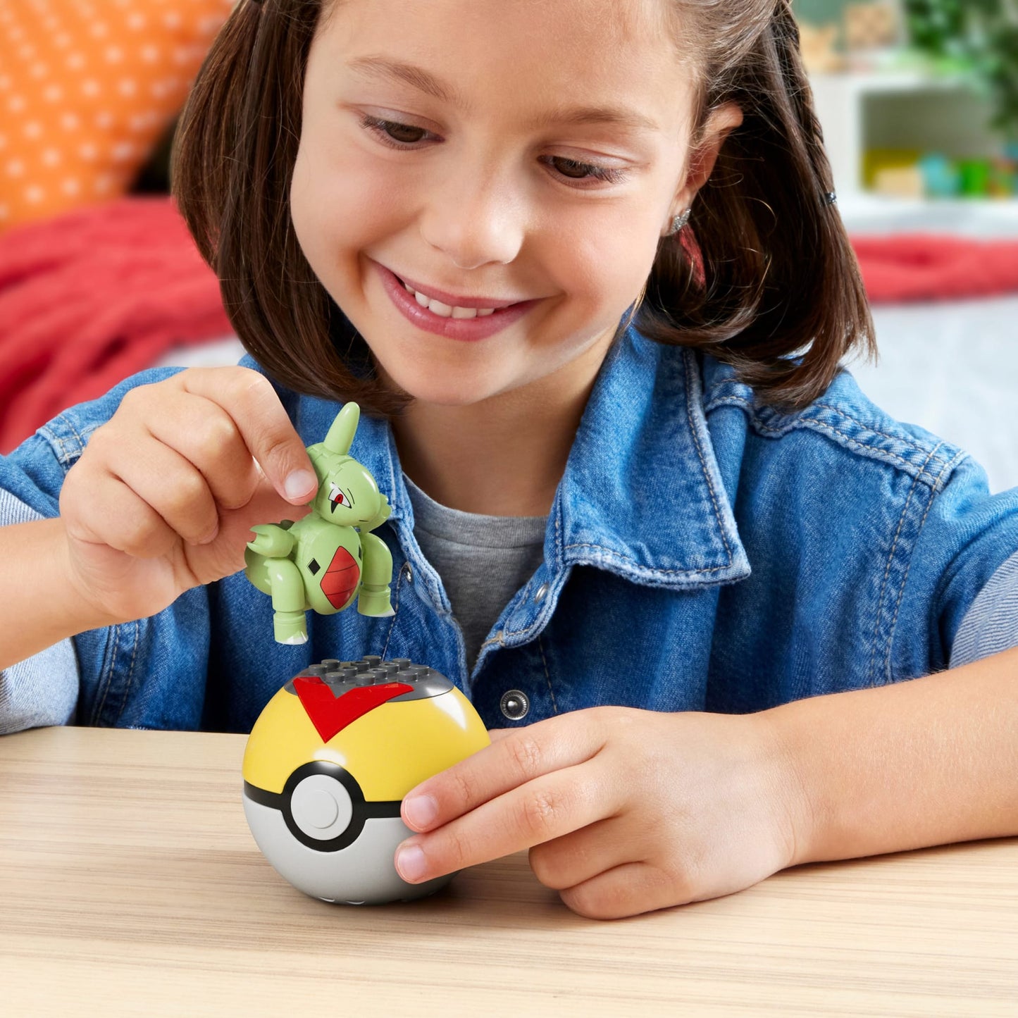 MEGA Pokémon Jogo de Construção Pokébola Colecionável Larvitar