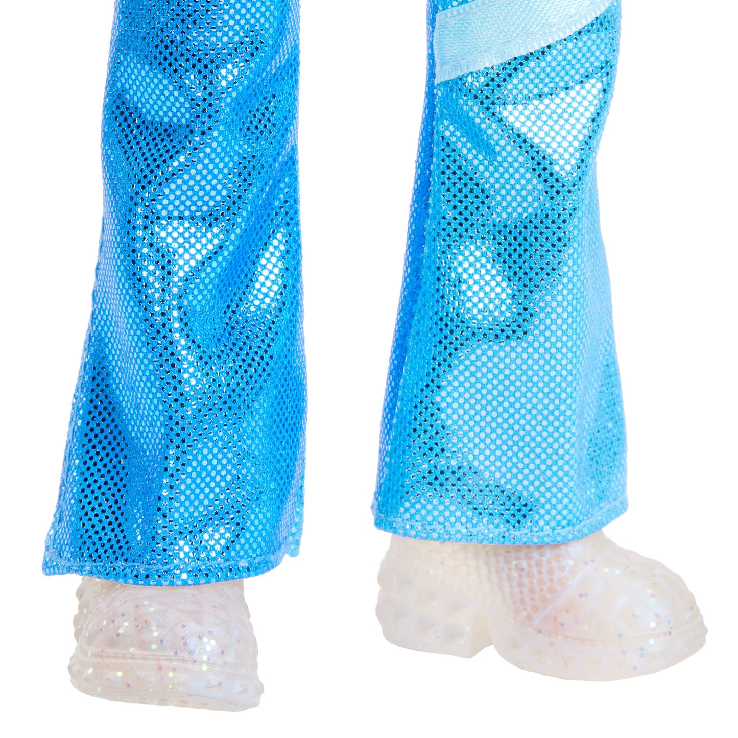 Disney Descendants: The Rise Of Red Princess Chloe Charming, Daughter Of Cinderella Fashion Doll