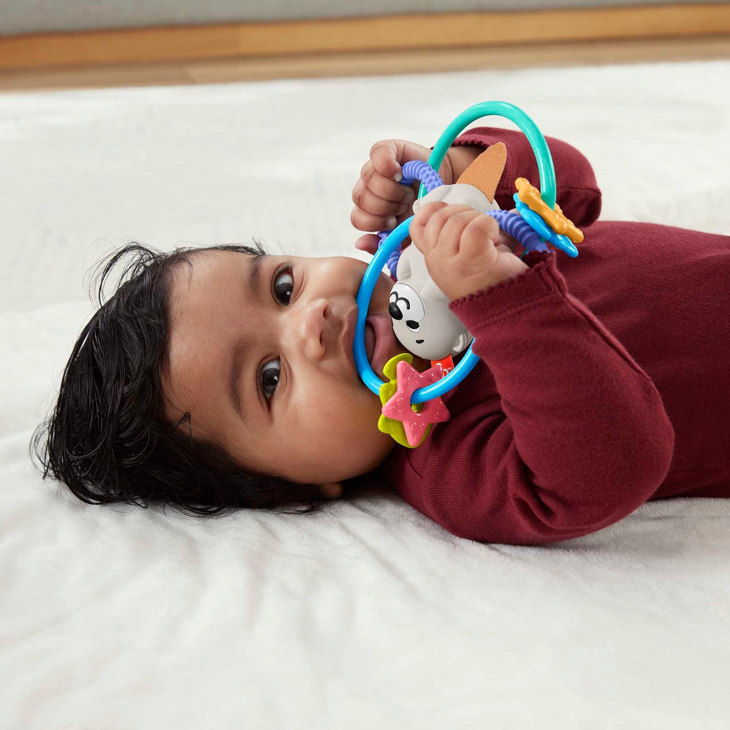 Hochet et Jouet de dentition Sans Bpa Pour Nouveau-Nés de Fisher-Price, Loutre à Tordre et Mordiller