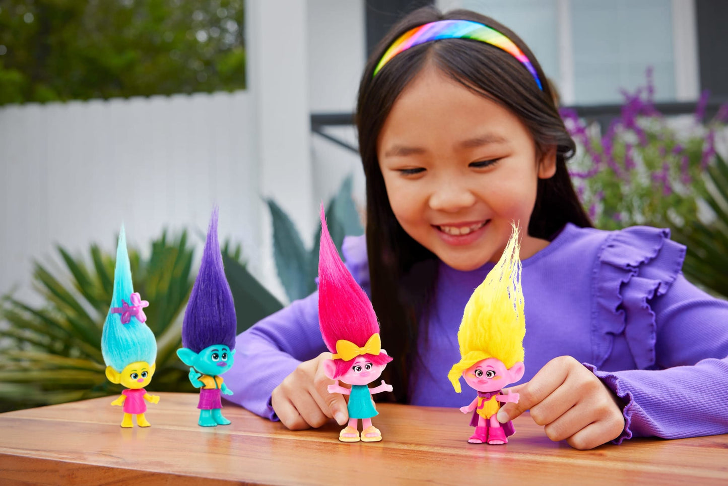 Dreamworks Trolls Fun Fair Surprise Trendsettin’ Queen Poppy Fashion Doll inspired By The Series