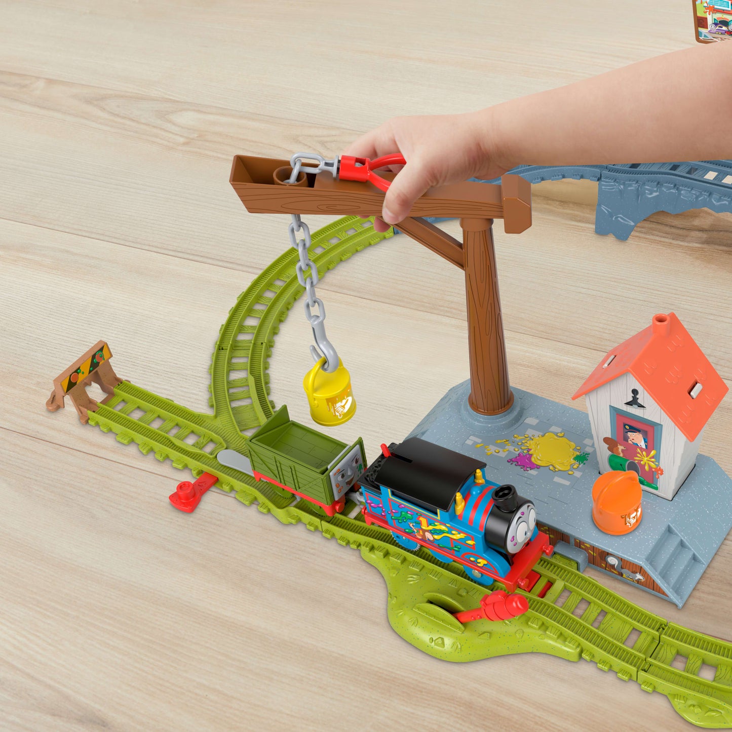 Thomas e Seus Amigos Pista de Brinquedo Entrega de Pintura