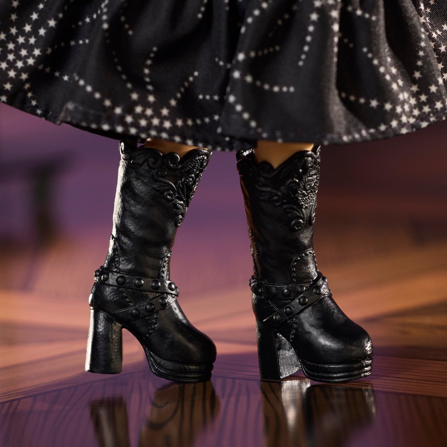 Barbie – Femmes Inspirantes – Poupée et Acc. – Anna Sui, Robe Noire