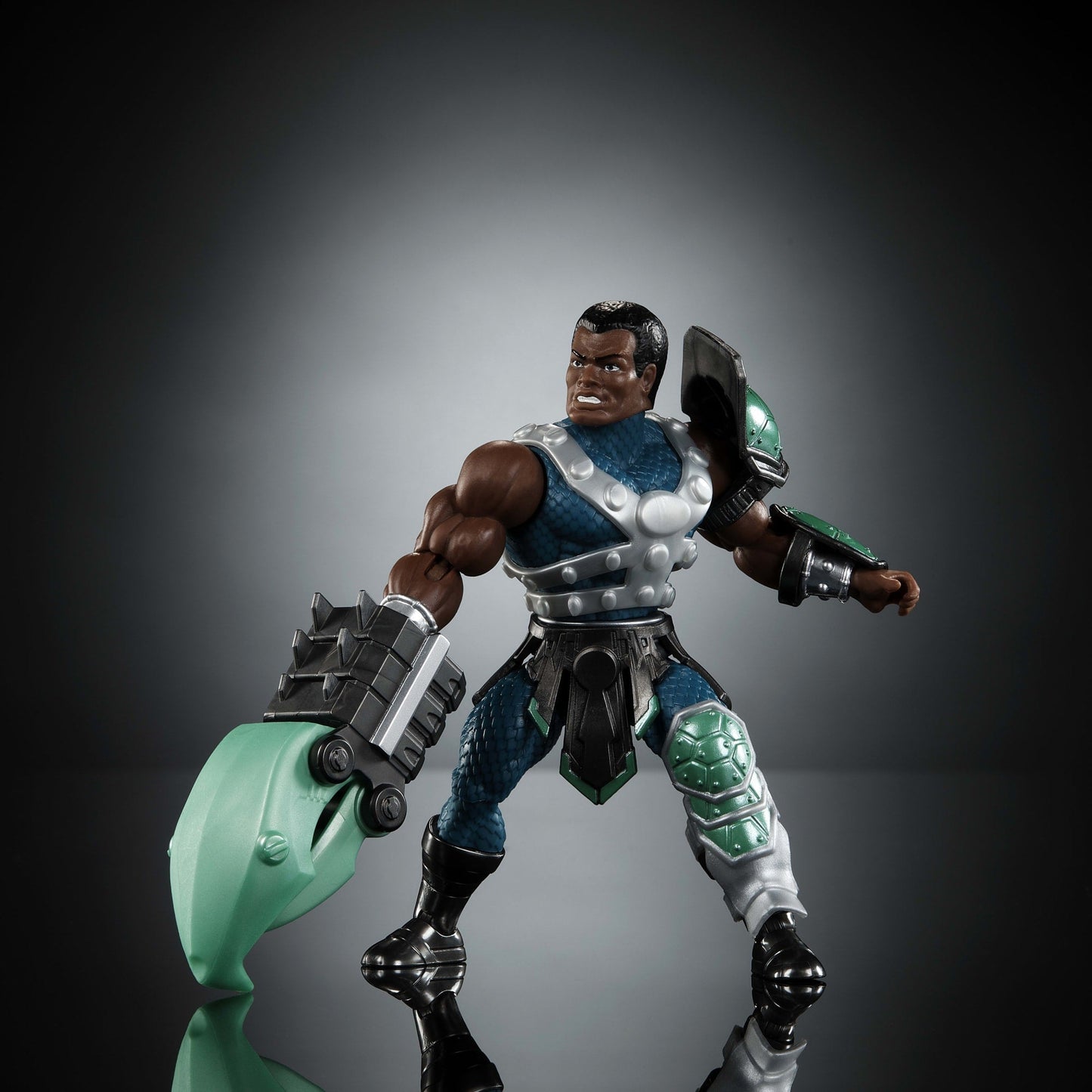 Masters of the Universe Turtles of Grayskull Figura de Acción Clamp Champ de 5.5 pulgadas