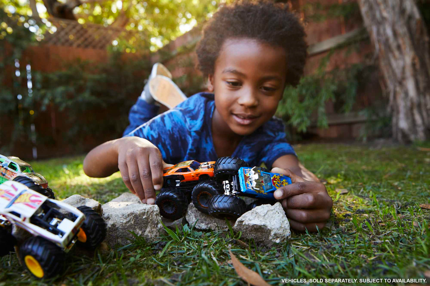 Hot Wheels Monster Trucks Vehículo de Juguete Paquete Sorpresa de 2 Autos Escala 1:64