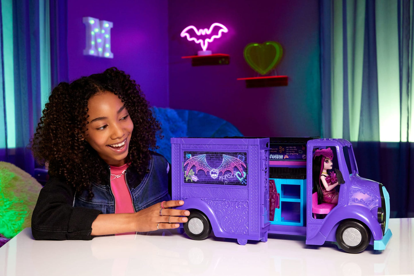 Monster High Draculaura Doll And Fangtastic Rockin’ Food Truck Playset With 13+ Themed Accessoriescessories