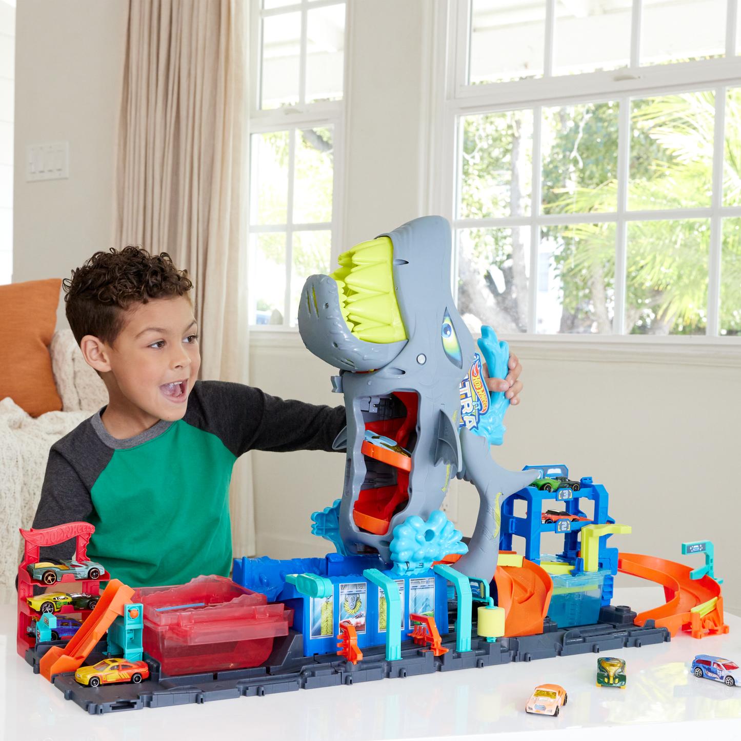 Hot Wheels City Pista de Brinquedo Lava-Rápido Mega Tubarão